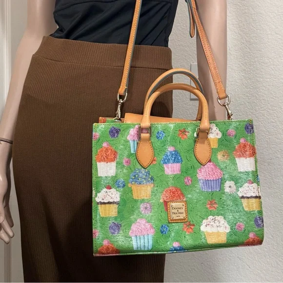Rare DOONEY & BOURKE Kelly Green Cupcake Print Coated Canvas Limited Ed Satchel - Picture 7 of 15